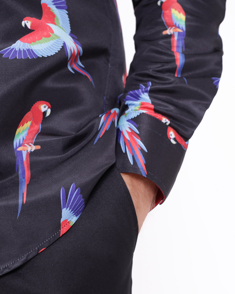 Black Shirt Flying Parrot Print-Makrom